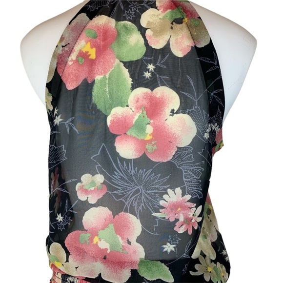 21 Sleeveless Blouse - Small - Picture 2 of 7